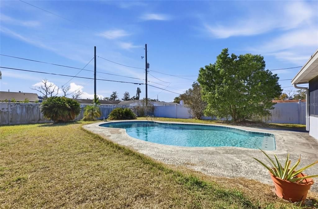 For Sale: $310,000 (3 beds, 1 baths, 1308 Square Feet)