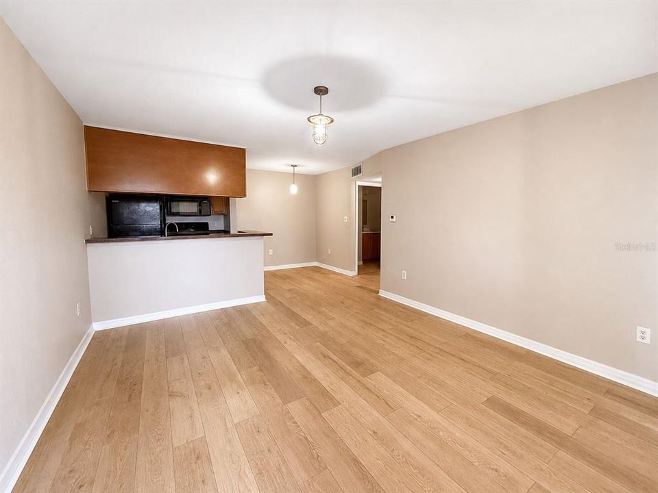 For Rent: $1,500 (1 beds, 1 baths, 612 Square Feet)