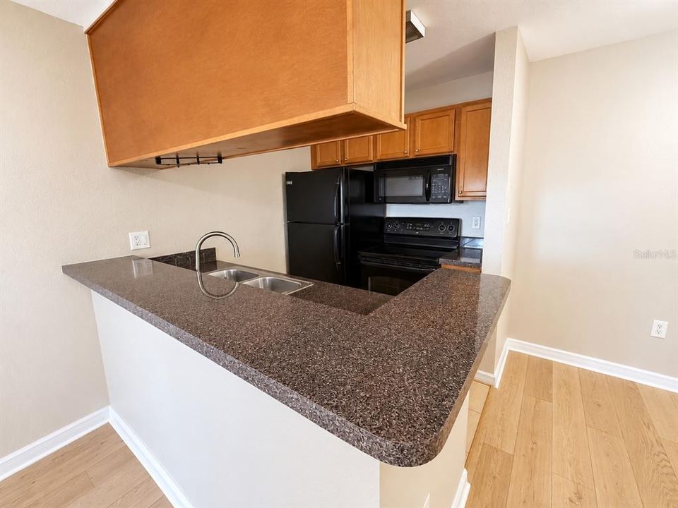 For Rent: $1,500 (1 beds, 1 baths, 612 Square Feet)