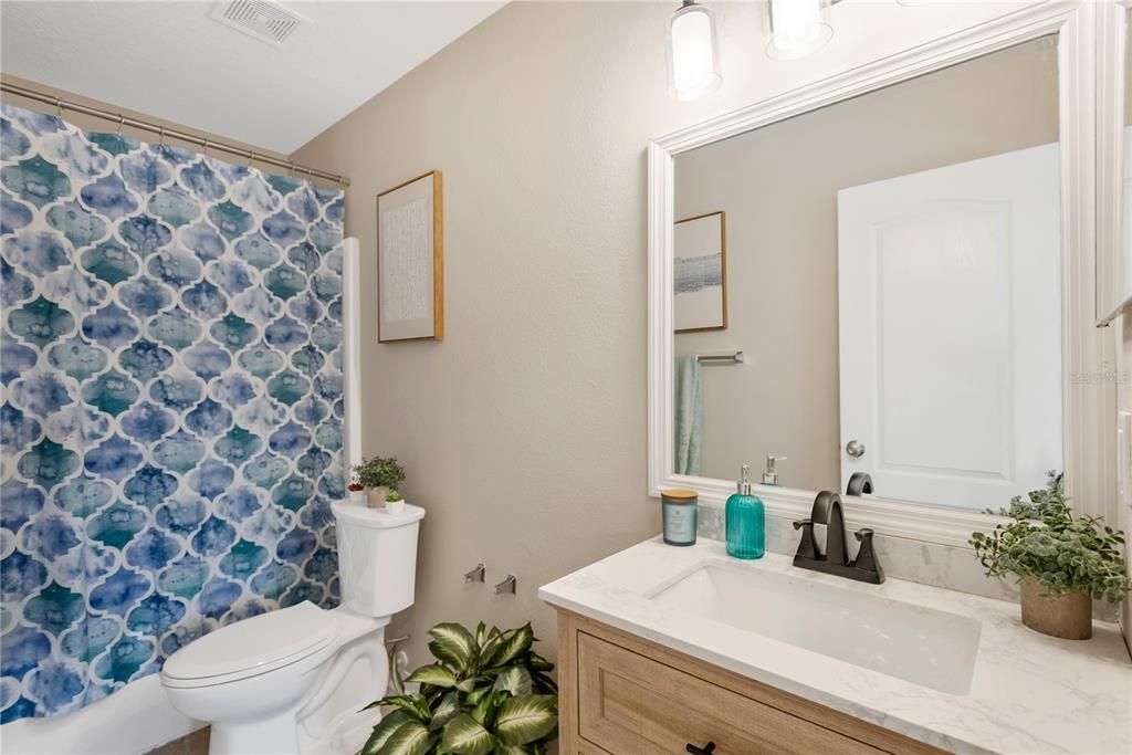 For Sale: $349,900 (3 beds, 2 baths, 2375 Square Feet)