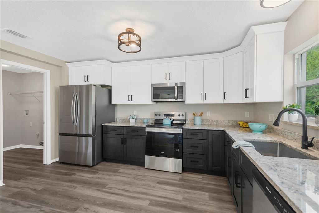 For Sale: $349,900 (3 beds, 2 baths, 2375 Square Feet)