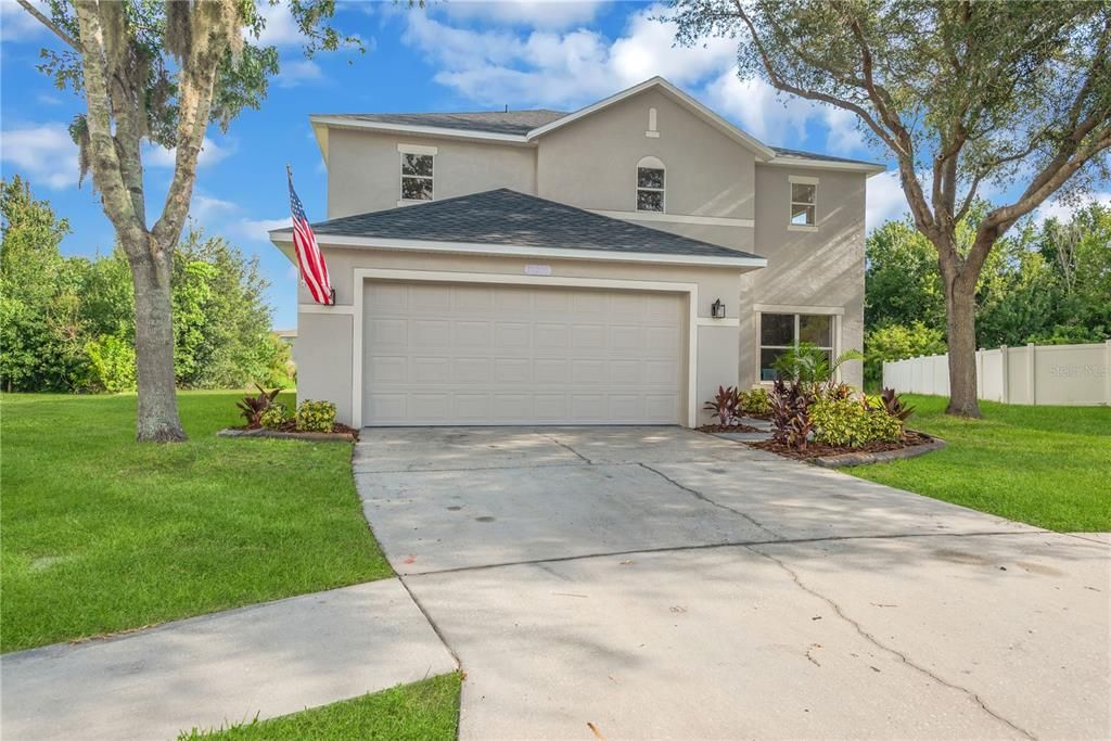 For Sale: $349,900 (3 beds, 2 baths, 2375 Square Feet)