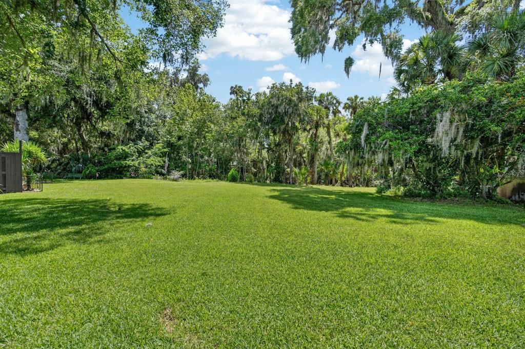 For Sale: $265,000 (2 beds, 2 baths, 1706 Square Feet)