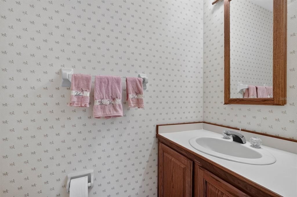 For Sale: $265,000 (2 beds, 2 baths, 1706 Square Feet)