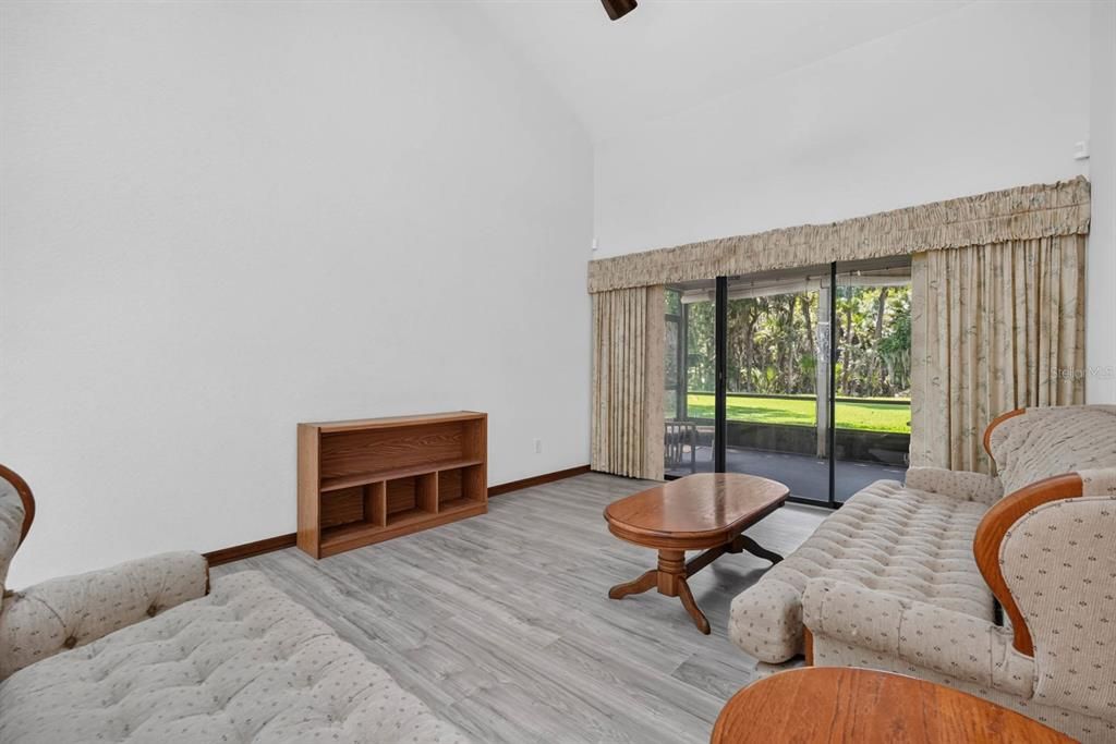 For Sale: $265,000 (2 beds, 2 baths, 1706 Square Feet)