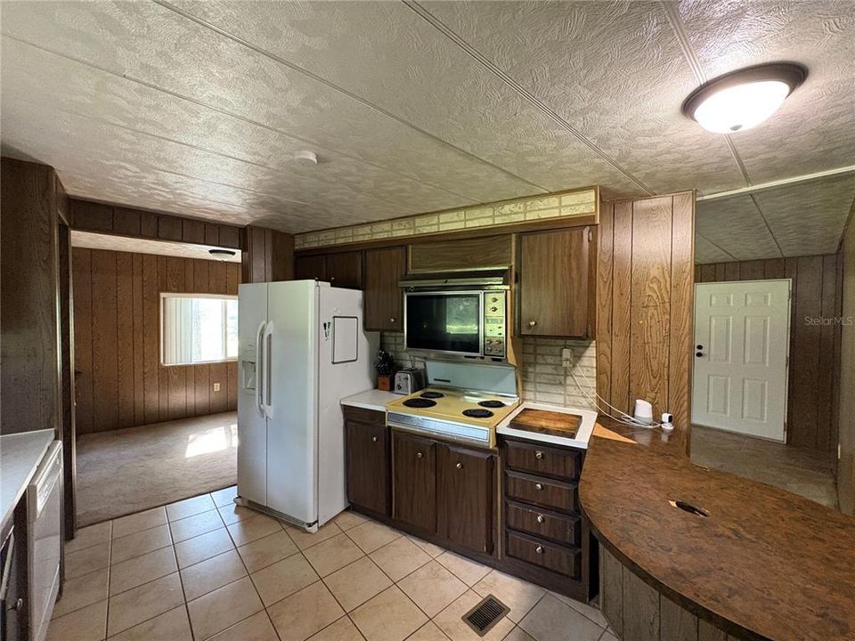 For Sale: $160,000 (3 beds, 2 baths, 1288 Square Feet)