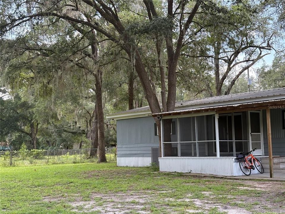 For Sale: $160,000 (3 beds, 2 baths, 1288 Square Feet)