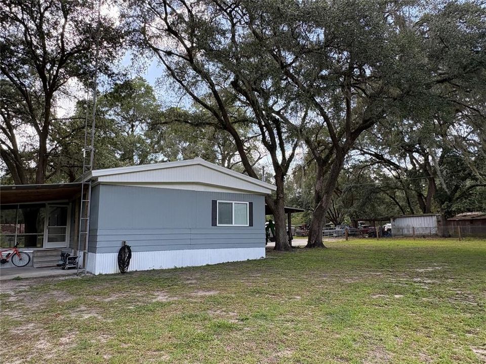 For Sale: $160,000 (3 beds, 2 baths, 1288 Square Feet)
