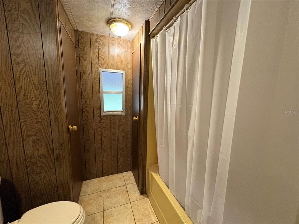 For Sale: $160,000 (3 beds, 2 baths, 1288 Square Feet)
