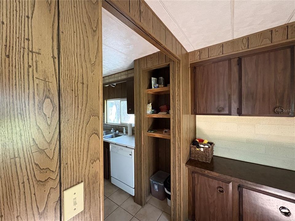 For Sale: $160,000 (3 beds, 2 baths, 1288 Square Feet)