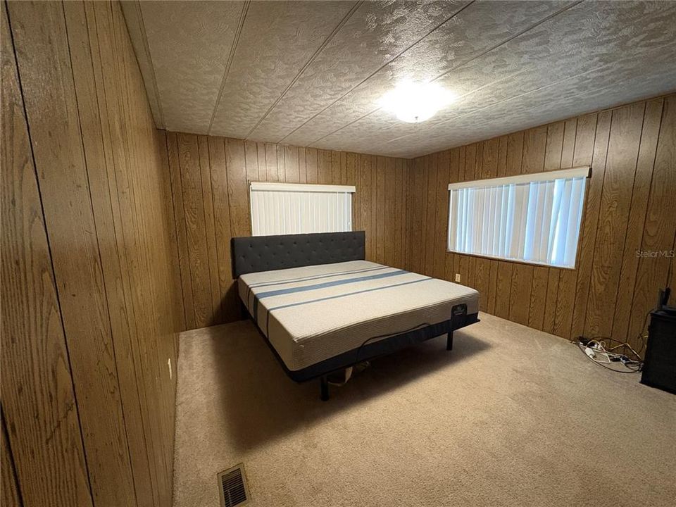 For Sale: $160,000 (3 beds, 2 baths, 1288 Square Feet)