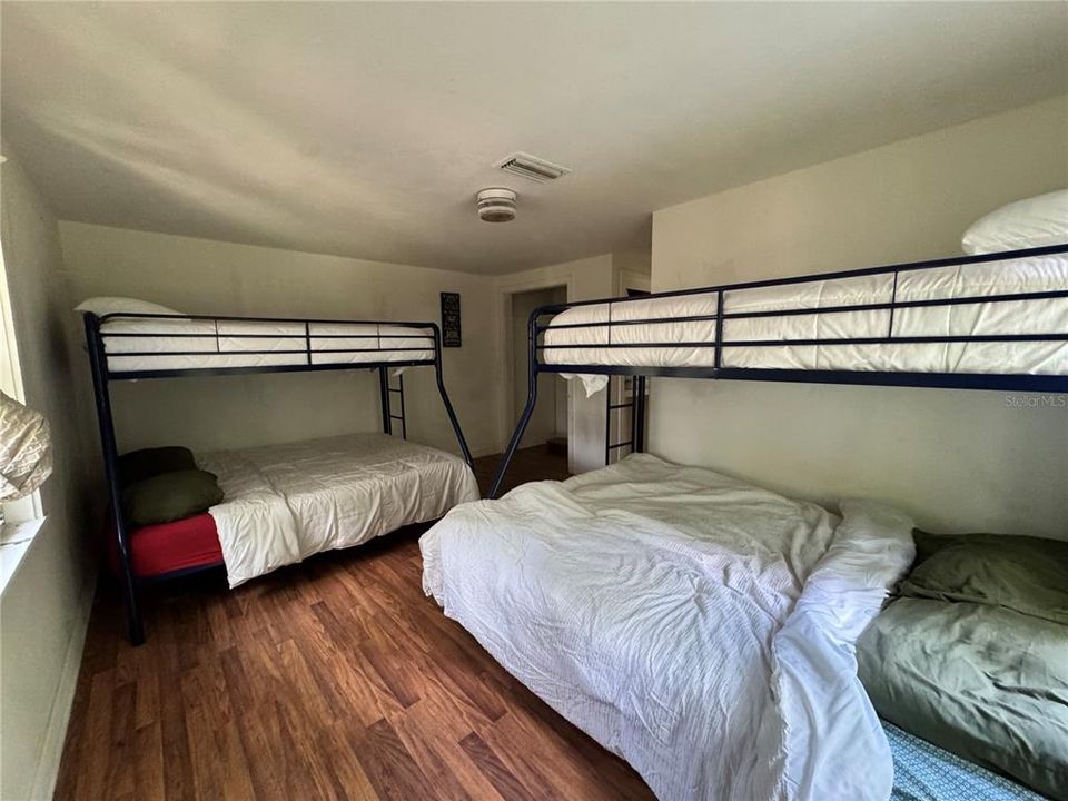 For Sale: $225,000 (3 beds, 2 baths, 1224 Square Feet)