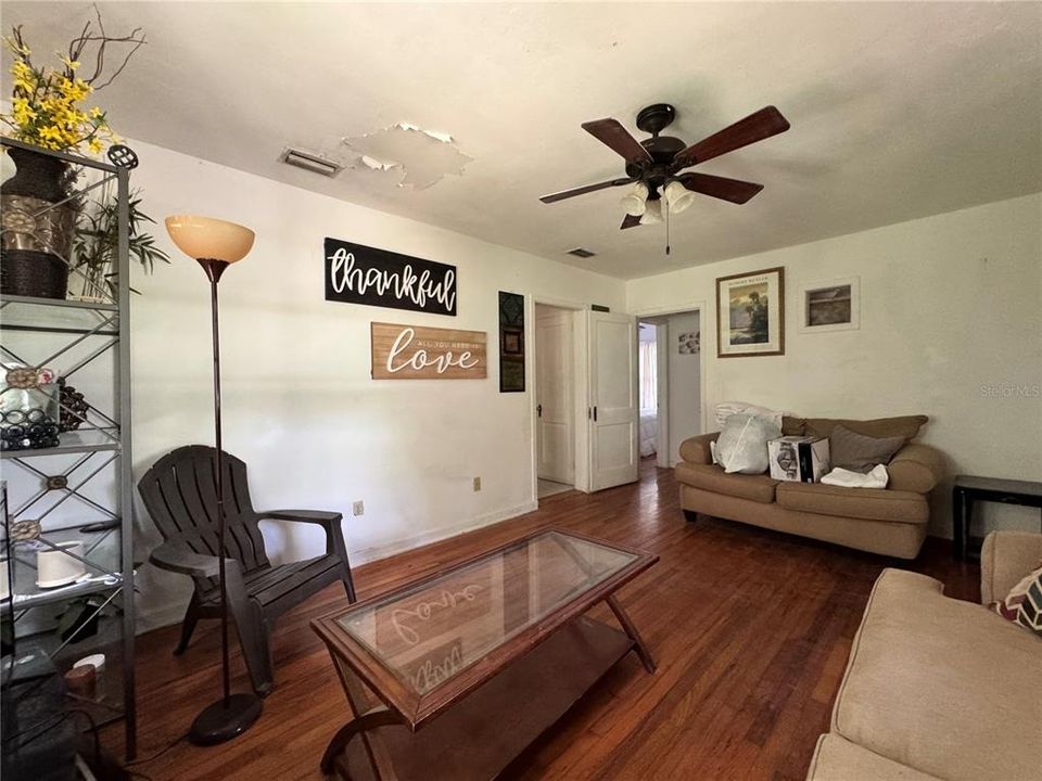 For Sale: $225,000 (3 beds, 2 baths, 1224 Square Feet)