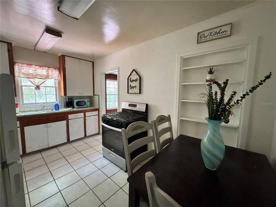 For Sale: $225,000 (3 beds, 2 baths, 1224 Square Feet)