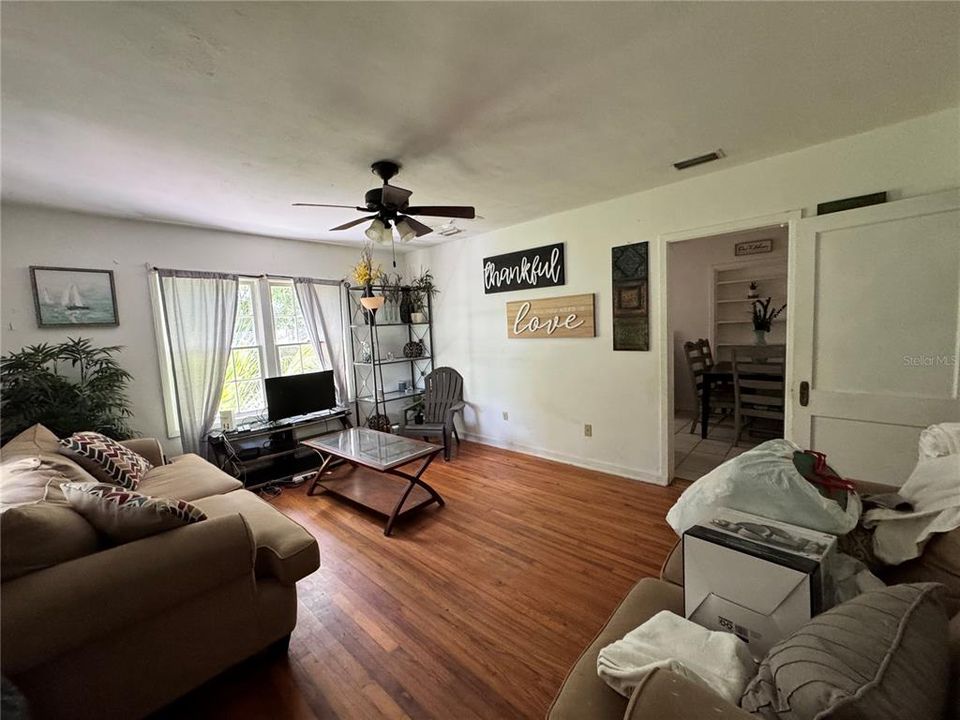 For Sale: $225,000 (3 beds, 2 baths, 1224 Square Feet)