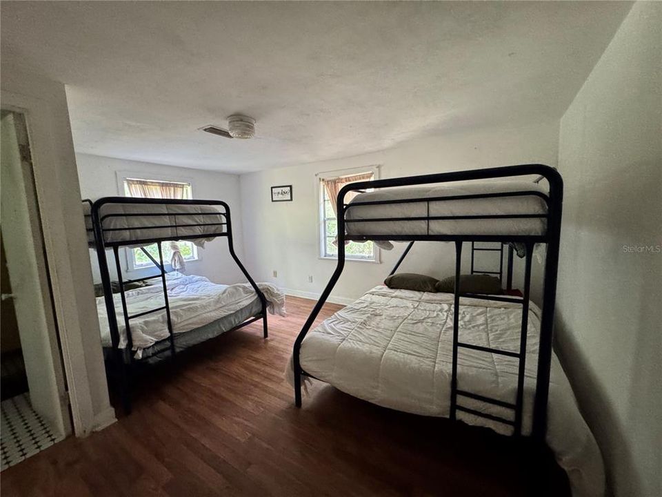 For Sale: $225,000 (3 beds, 2 baths, 1224 Square Feet)