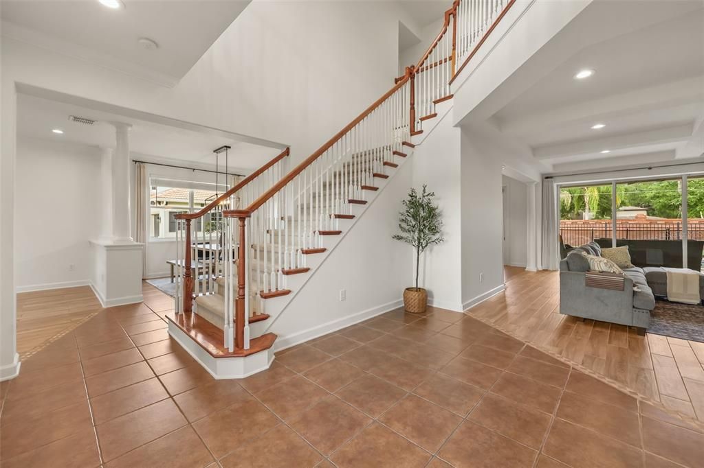 En Venta: $940,000 (5 camas, 4 baños, 3881 Pies cuadrados)