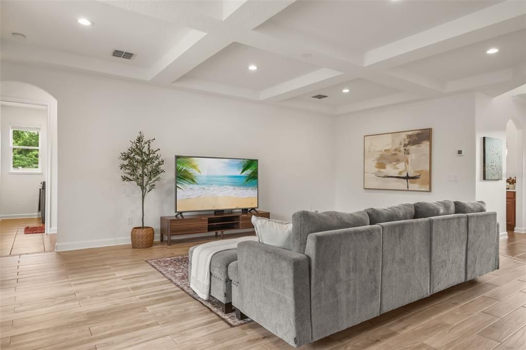 En Venta: $940,000 (5 camas, 4 baños, 3881 Pies cuadrados)