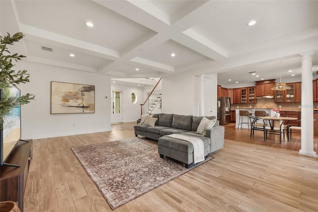 En Venta: $940,000 (5 camas, 4 baños, 3881 Pies cuadrados)