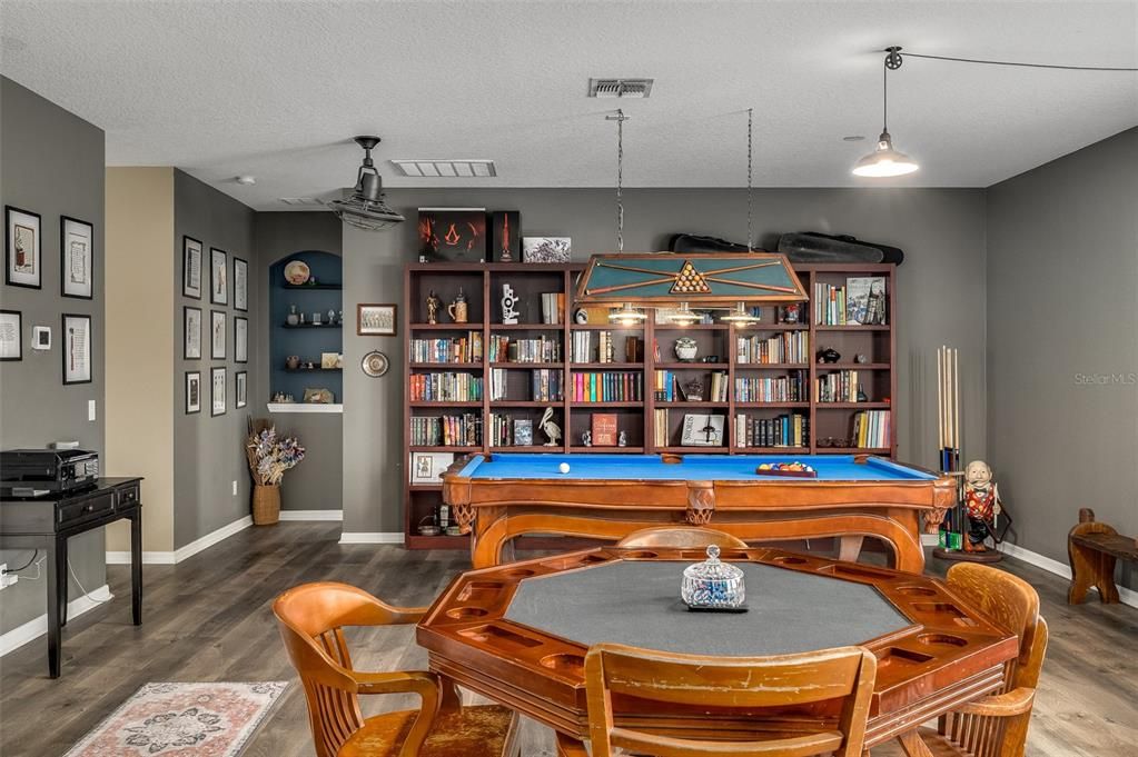 For Sale: $695,900 (7 beds, 5 baths, 4681 Square Feet)
