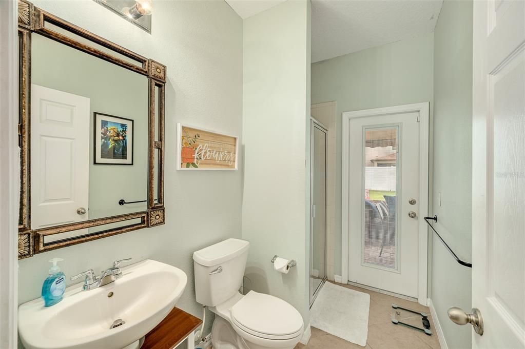 For Sale: $695,900 (7 beds, 5 baths, 4681 Square Feet)