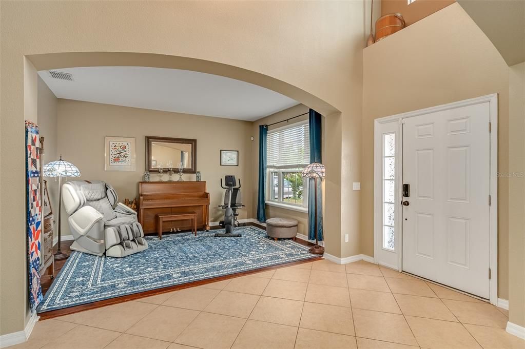For Sale: $695,900 (7 beds, 5 baths, 4681 Square Feet)