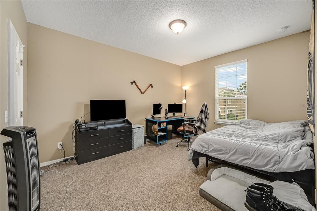 For Sale: $695,900 (7 beds, 5 baths, 4681 Square Feet)