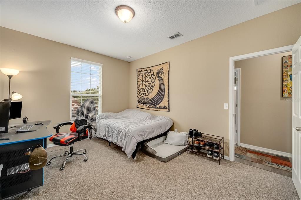 For Sale: $695,900 (7 beds, 5 baths, 4681 Square Feet)