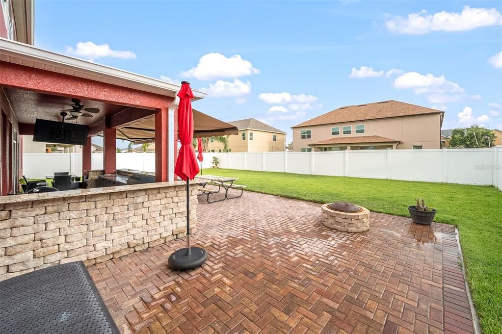 For Sale: $695,900 (7 beds, 5 baths, 4681 Square Feet)
