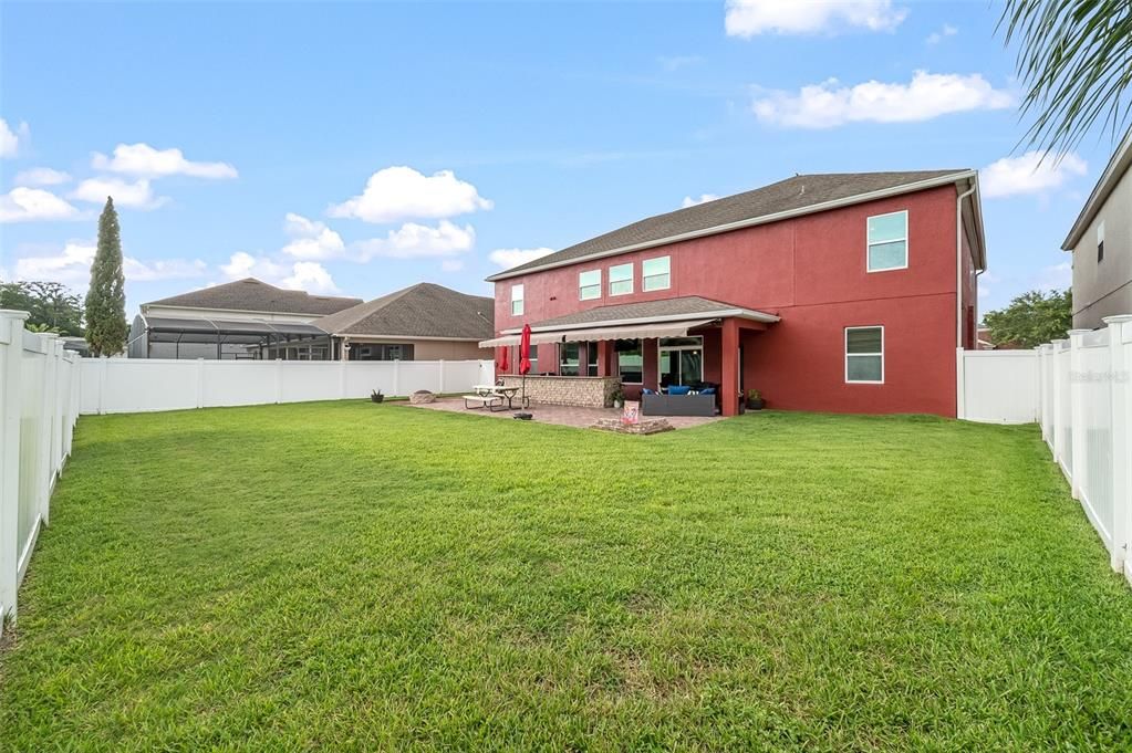 For Sale: $695,900 (7 beds, 5 baths, 4681 Square Feet)
