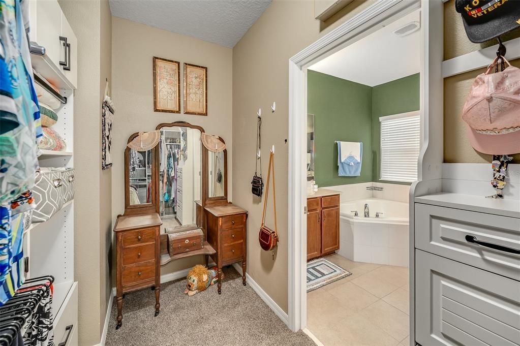 For Sale: $695,900 (7 beds, 5 baths, 4681 Square Feet)