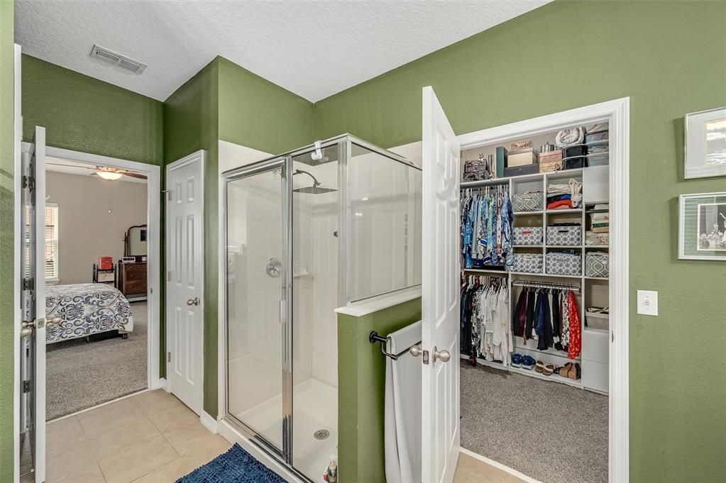For Sale: $695,900 (7 beds, 5 baths, 4681 Square Feet)