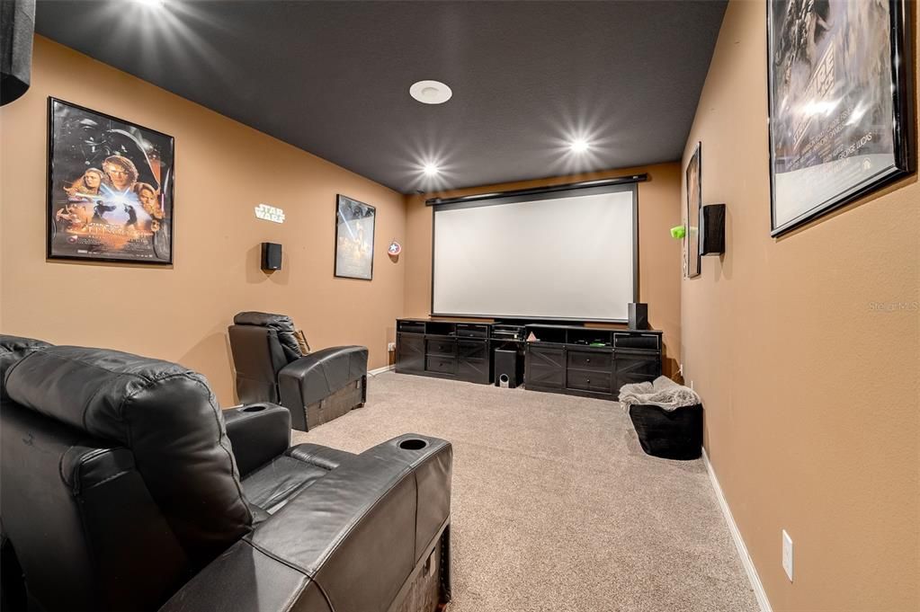 For Sale: $695,900 (7 beds, 5 baths, 4681 Square Feet)