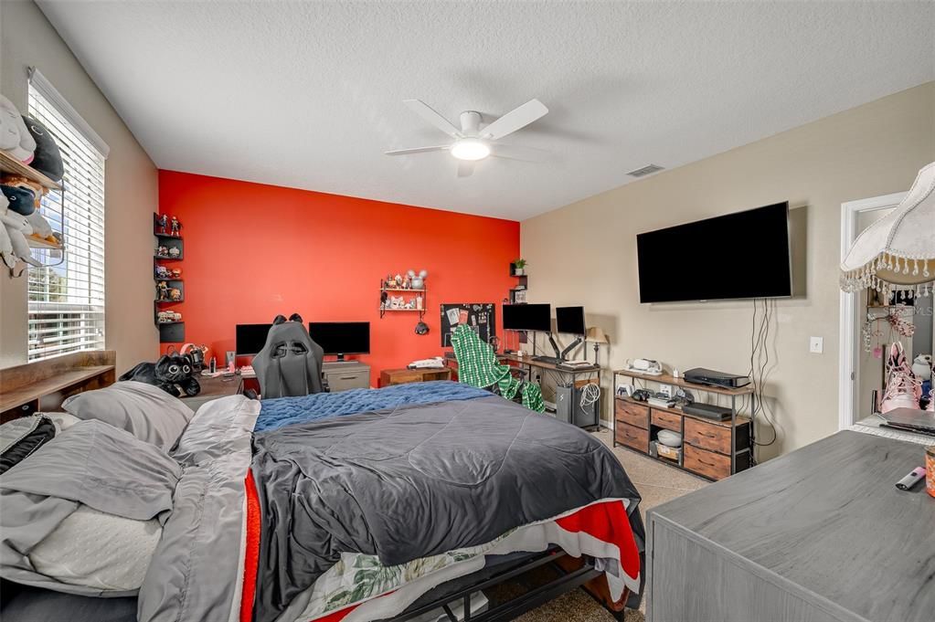 For Sale: $695,900 (7 beds, 5 baths, 4681 Square Feet)