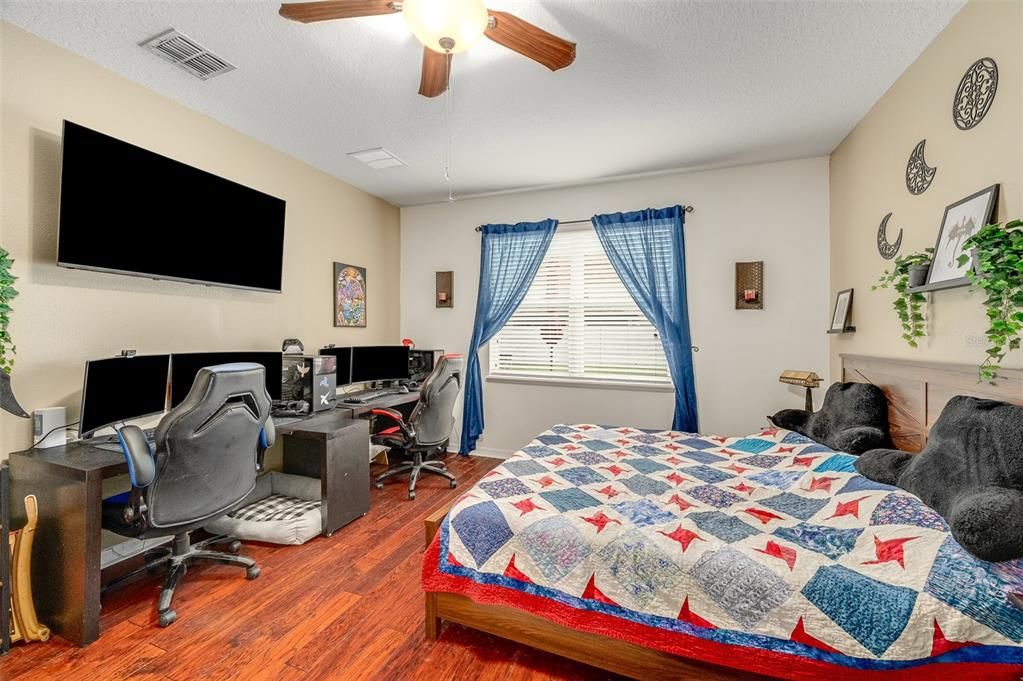 For Sale: $695,900 (7 beds, 5 baths, 4681 Square Feet)
