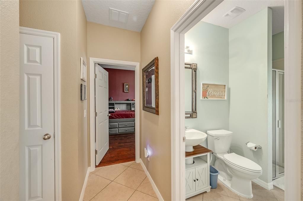 For Sale: $695,900 (7 beds, 5 baths, 4681 Square Feet)