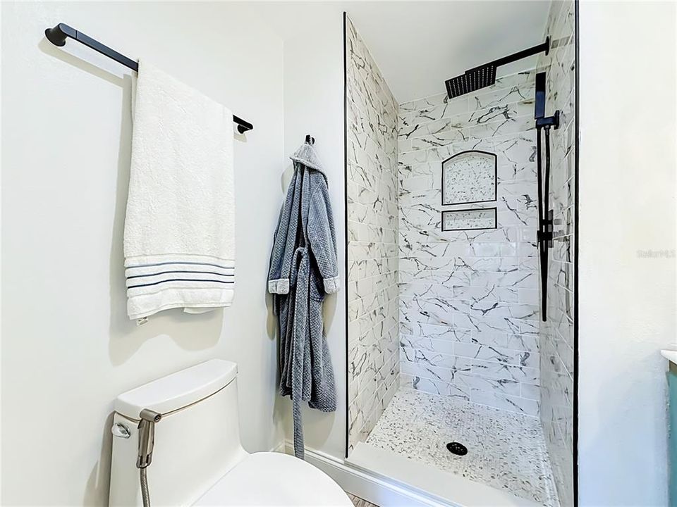 En Venta: $269,000 (2 camas, 2 baños, 1025 Pies cuadrados)