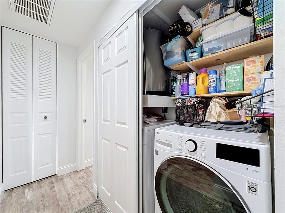 En Venta: $269,000 (2 camas, 2 baños, 1025 Pies cuadrados)