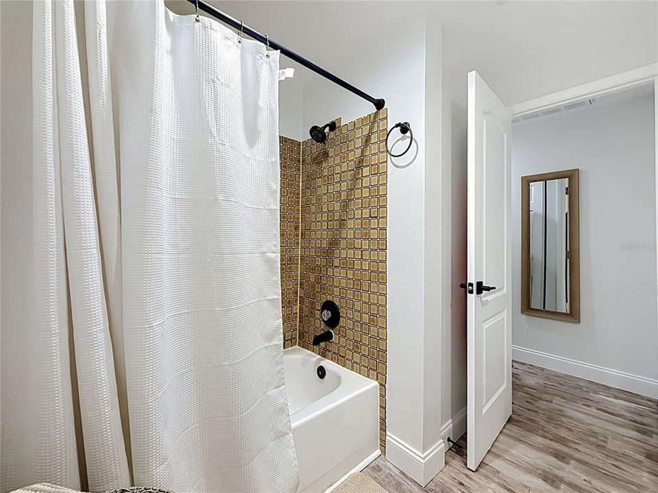 En Venta: $269,000 (2 camas, 2 baños, 1025 Pies cuadrados)