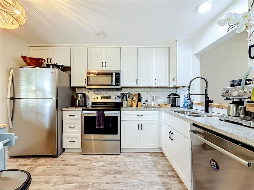En Venta: $269,000 (2 camas, 2 baños, 1025 Pies cuadrados)