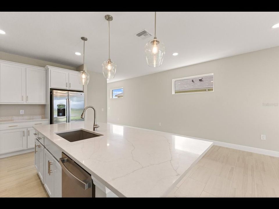 For Sale: $599,900 (3 beds, 2 baths, 1810 Square Feet)
