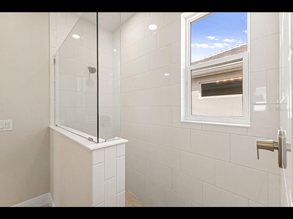 For Sale: $599,900 (3 beds, 2 baths, 1810 Square Feet)