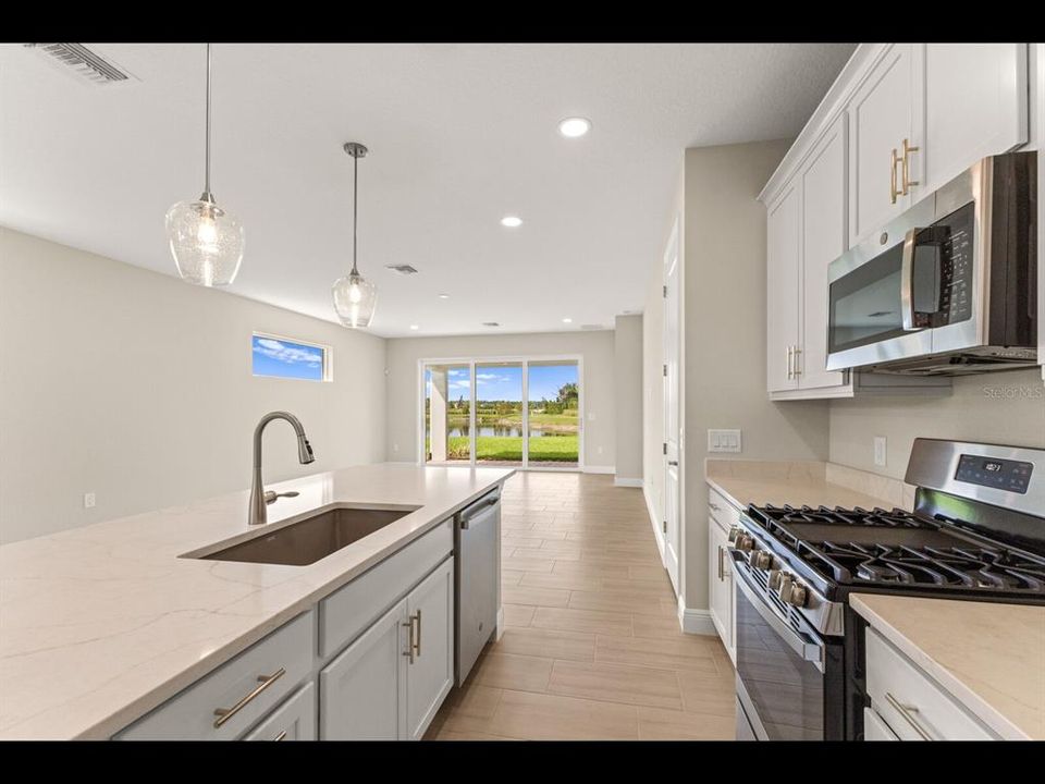 For Sale: $599,900 (3 beds, 2 baths, 1810 Square Feet)