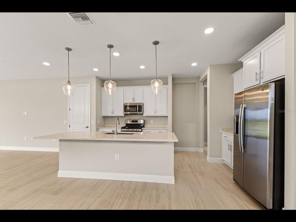For Sale: $599,900 (3 beds, 2 baths, 1810 Square Feet)
