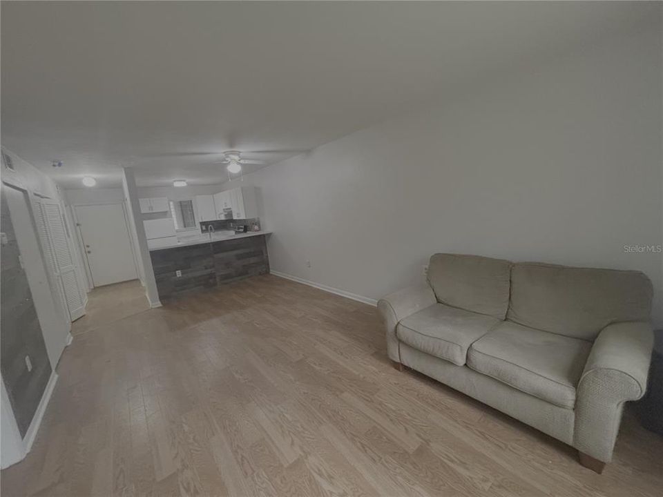 For Rent: $1,295 (2 beds, 2 baths, 874 Square Feet)