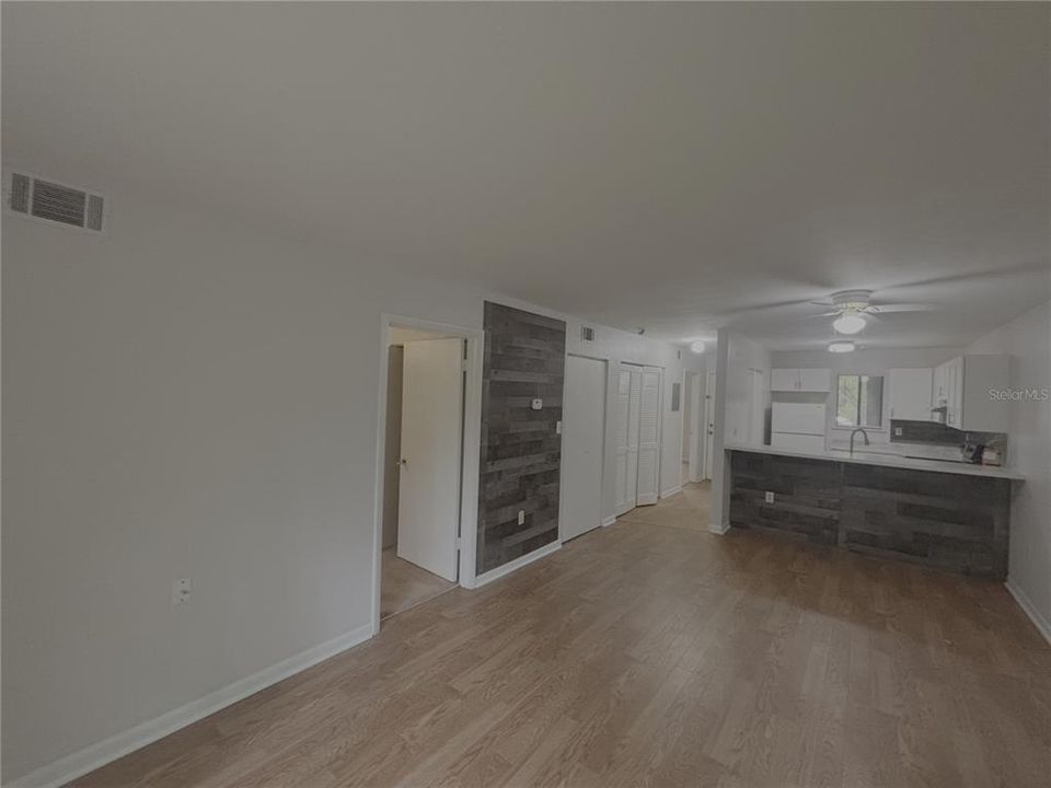 For Rent: $1,295 (2 beds, 2 baths, 874 Square Feet)