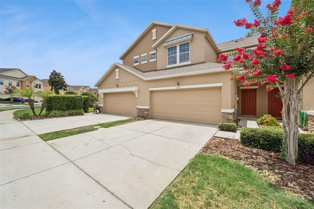For Sale: $325,000 (3 beds, 2 baths, 1985 Square Feet)