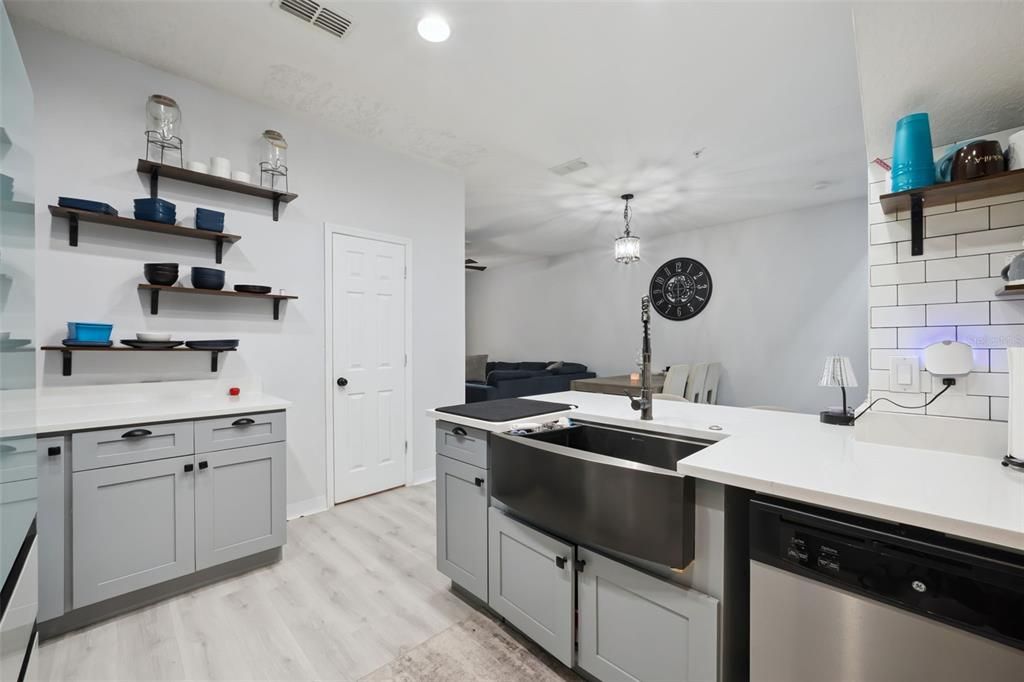 For Sale: $325,000 (3 beds, 2 baths, 1985 Square Feet)