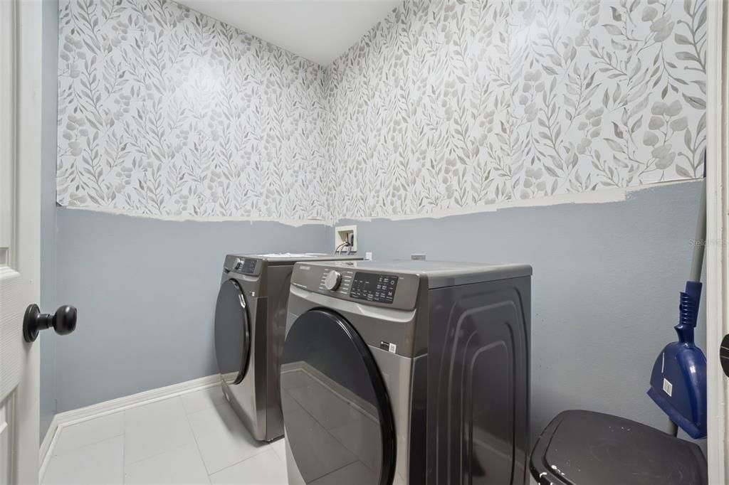For Sale: $325,000 (3 beds, 2 baths, 1985 Square Feet)