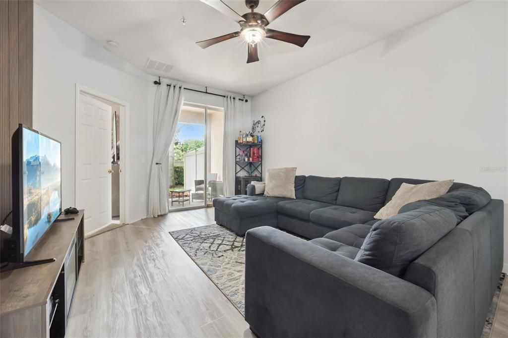 For Sale: $325,000 (3 beds, 2 baths, 1985 Square Feet)
